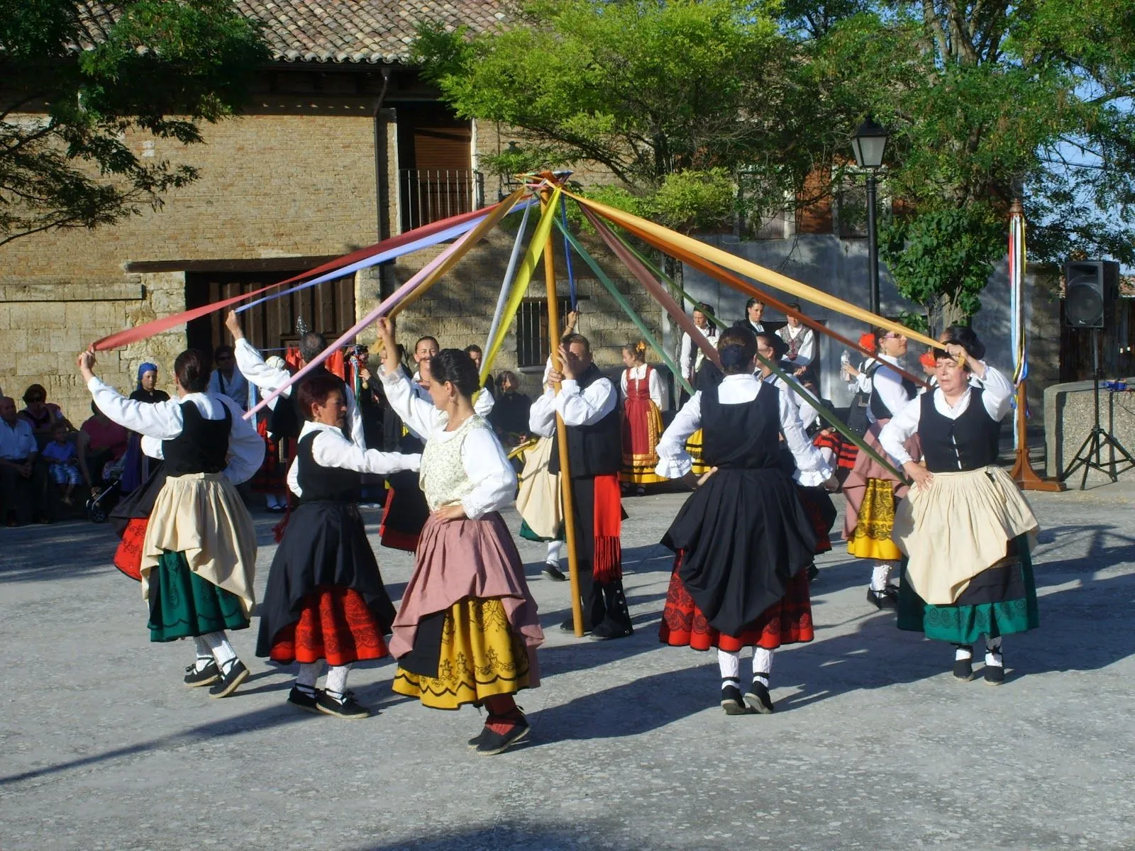 TURISMO ASTUDILLO: IX FESTIVAL DE BAILES TRADICIONALES