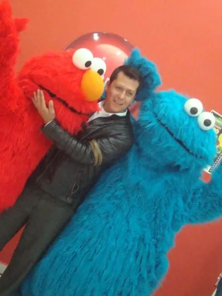 Twitter / ClaroColombia: Elmo y el mounstro come galletas ...