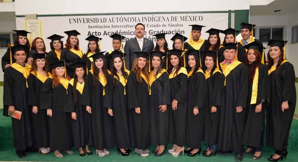 La UAIM, Unidad Mochicahui, celebra acto de graduación.