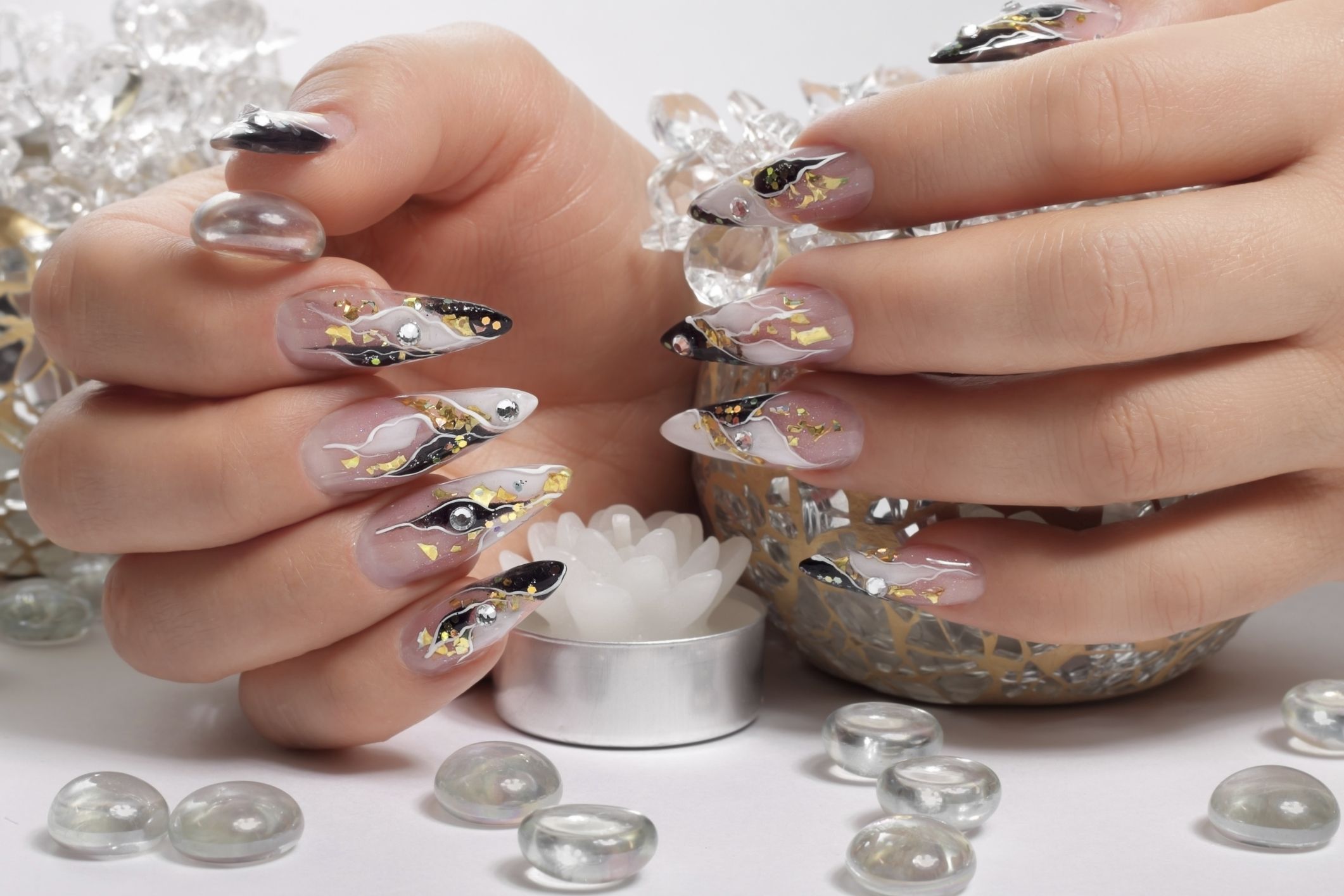 Fotos de uñas de acrílico decoradas | Estilo de Vida Belleza | Univision