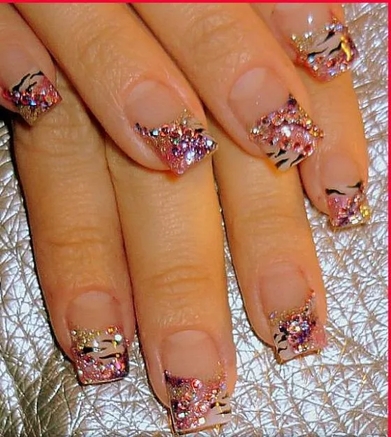 Uñas decoradas con diamantes - Imagui
