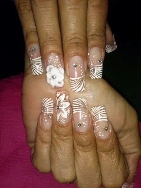 Uñas esculpidas ..decoradas a mano alzada con pintura acrilica en ...