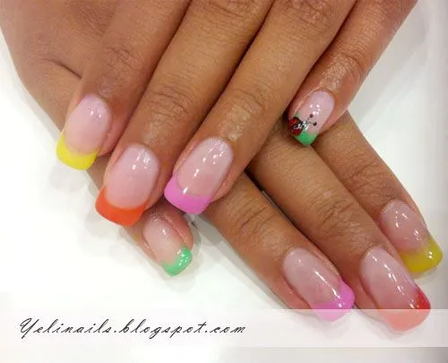 Uñas de gel de colores | Flickr - Photo Sharing!