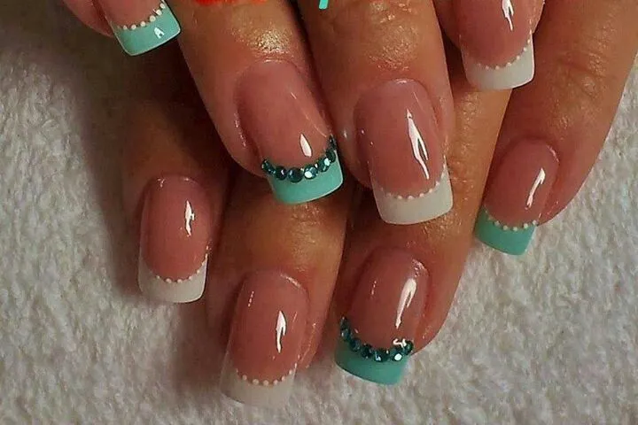 Uñas de acrilico french con piedras - Imagui