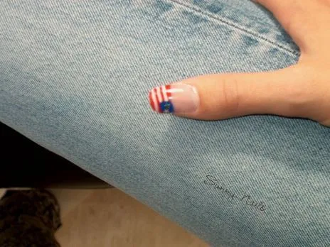 UÑAS PINTADAS