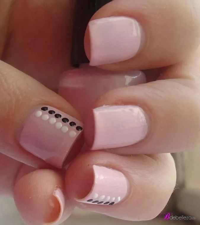 UÑAS CON PUNTOS | nailsarteasy