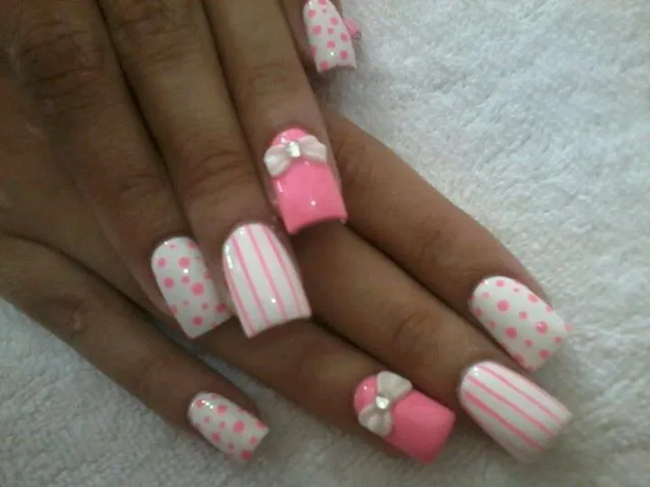 Uñas rosas y blanco | Nails | Pinterest