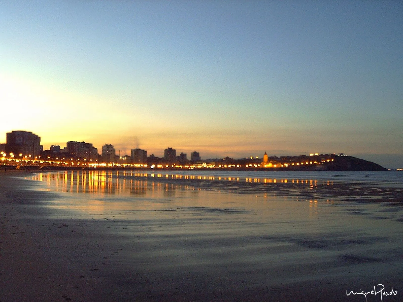 la única ciudad de la Cornisa Cantábrica que tiene todas sus playas ...