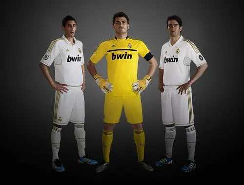 El nuevo uniforme del Real Madrid 2011-2012 | Futblog Futbol Mexicano ...