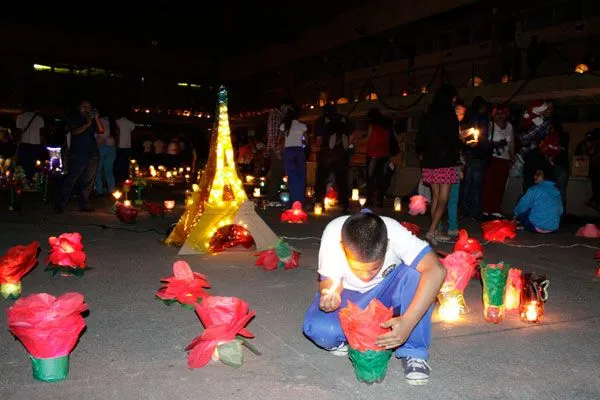 Unión familiar y alegría por la Navidad, en la II Noche de luces y ...