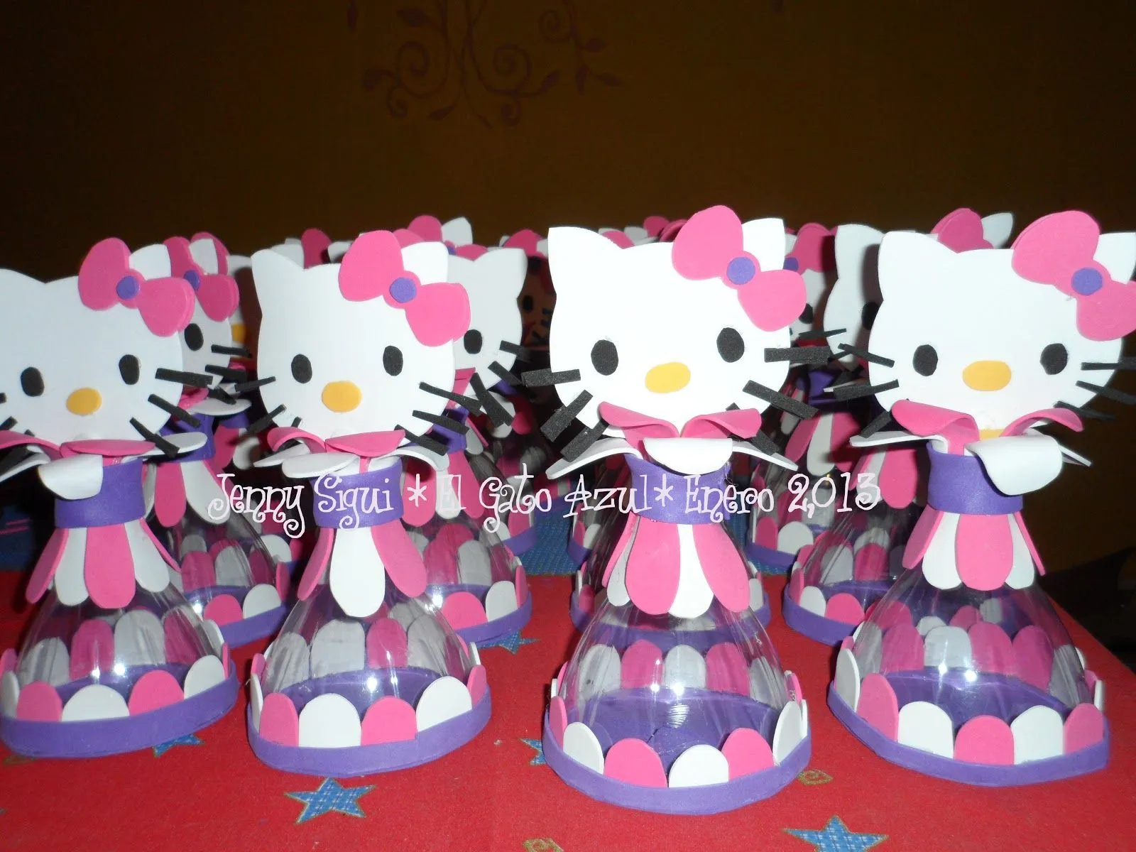 El Universo del Gato Azul: Sorpresa infantil Hello Kitty Fomy