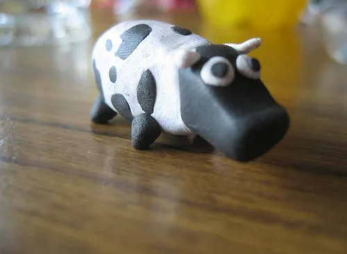 Vaca de fimo | Taller de manualidades