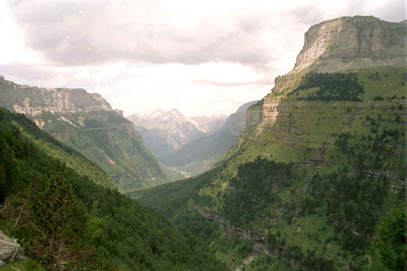 Valle_ordesa.jpg