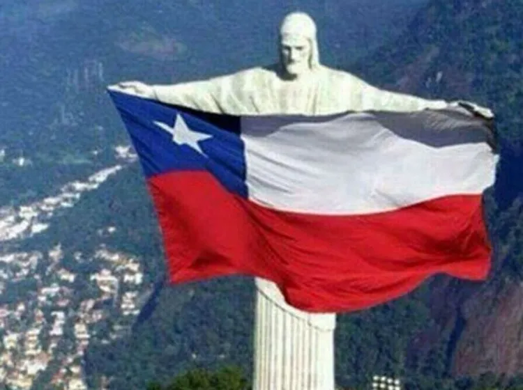 vamoschile y la foto del Cristo Redentor con la bandera tricolor ...