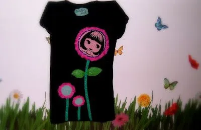 Una variación de las camisetas con caritas de Blythe pintadas a mano ...