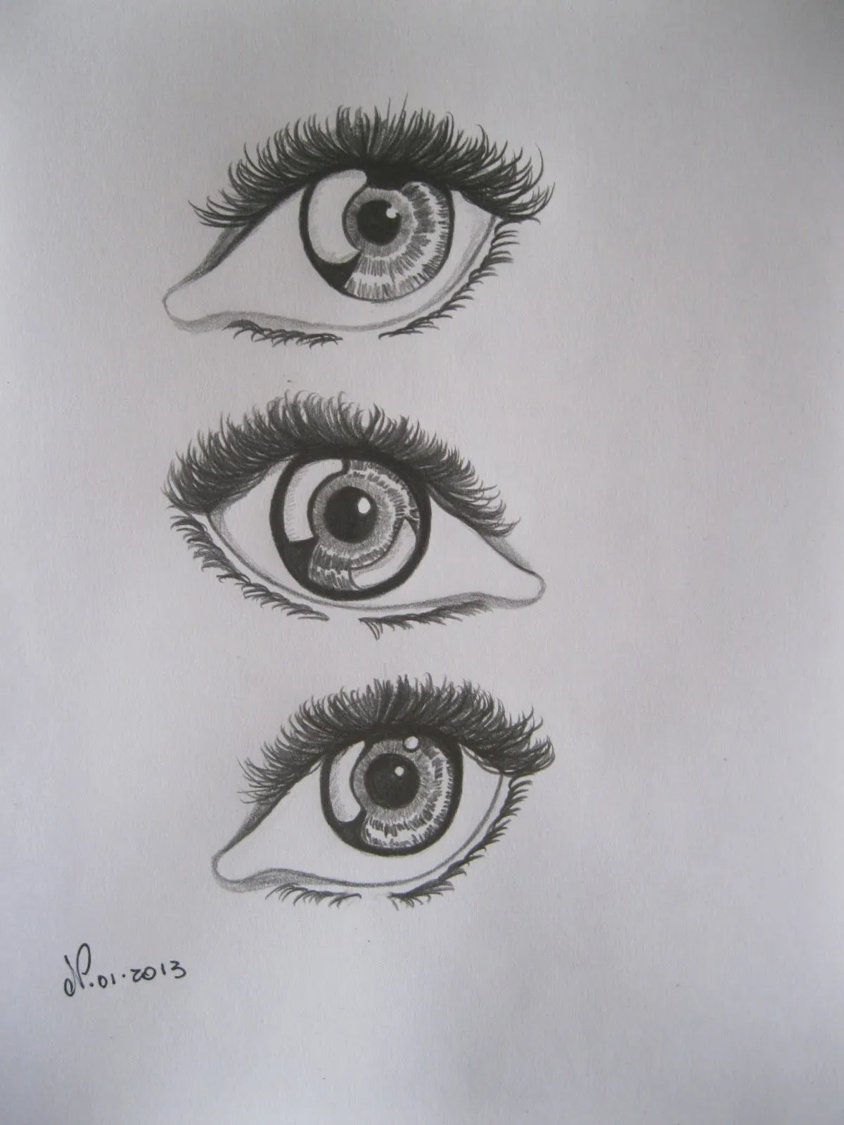 Variedad de Dibujos : Ojos a lápiz