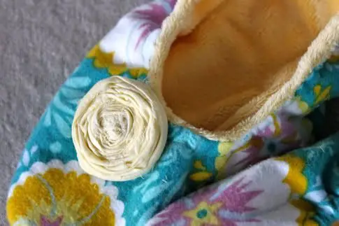 VARIEDADES LUGLE MANUALIDADES CON COSTURA.: PANTUFLAS PARA TODOS ...