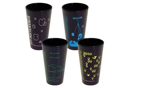 Vasos decorados con los juegos clásicos de Atari