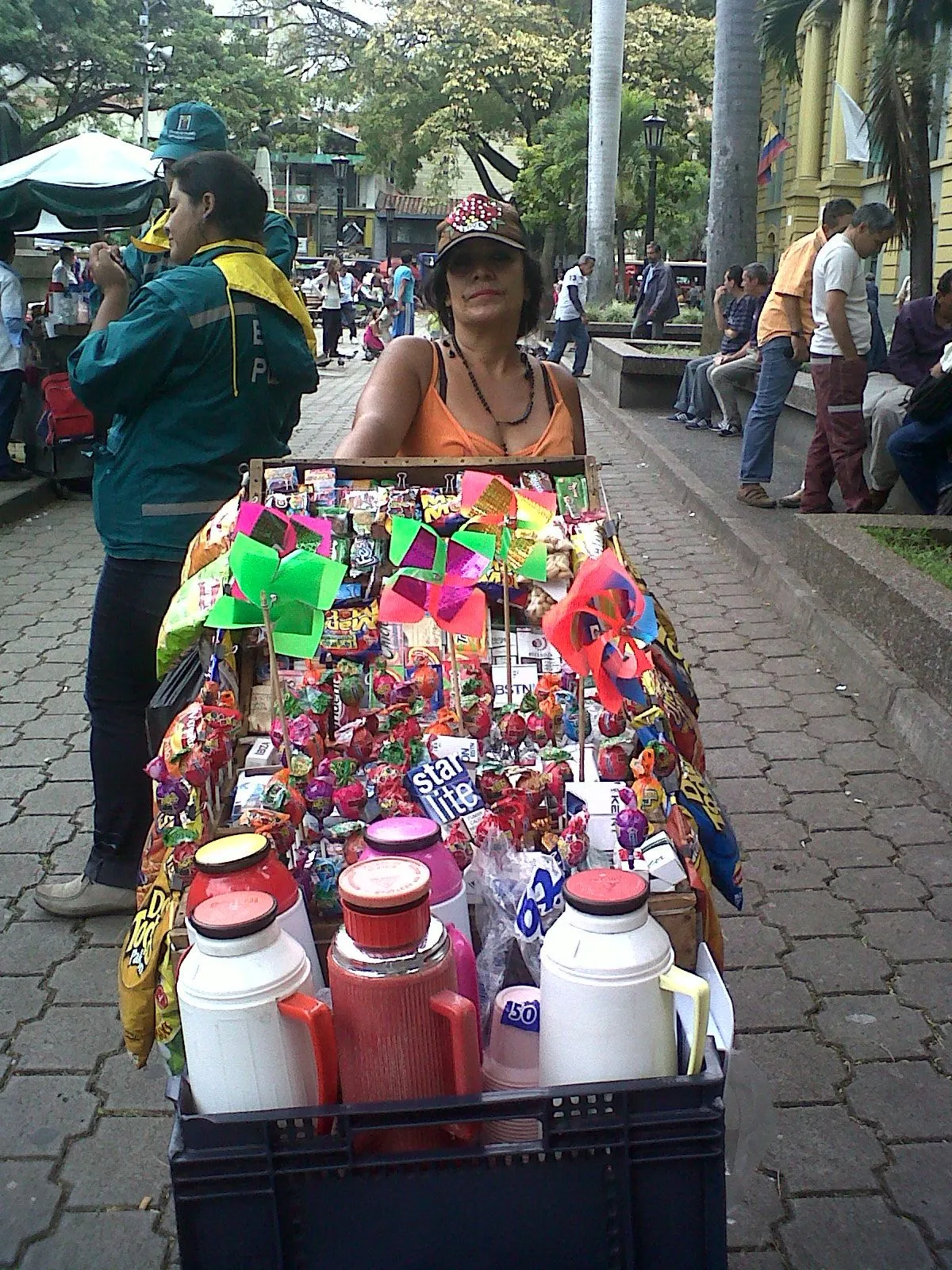 VENDEDORES DE DULCES EN LA CIUDAD DE MEDELLÍN