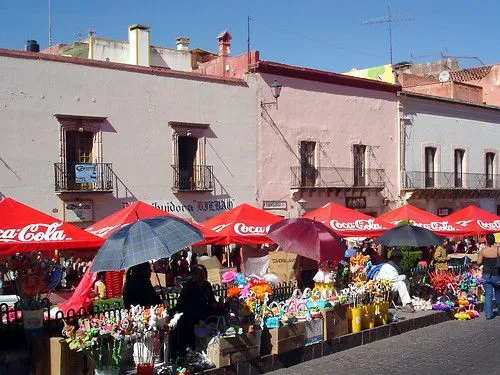 La vendimia de cascarones decorados, Viernes de Dolores - a photo ...