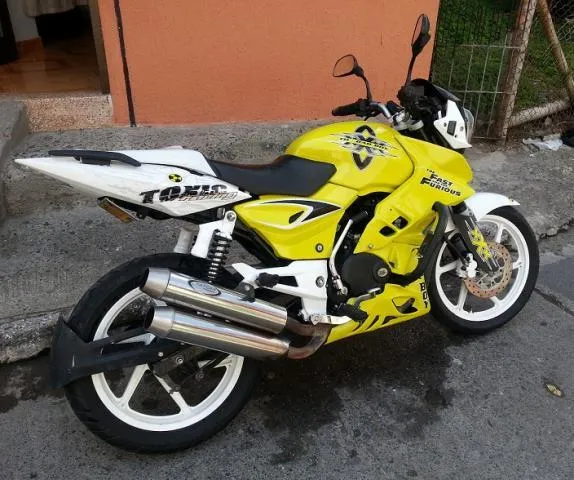 VENDO PULSAR 180 MODIFICADA en Pereira