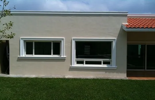 Ventana Aluminio blanco. Fotos, presupuesto e imagenes.