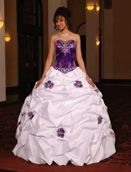 Vestidos y Accesorios de Moda: Vestidos de 15 años color Violeta ...