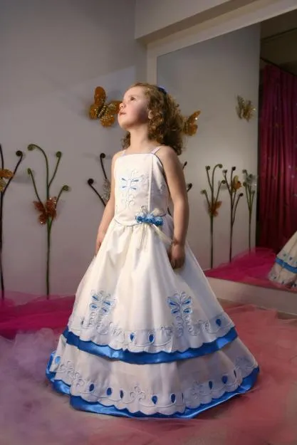 Vestidos de fiesta de presentacion niña - Imagui