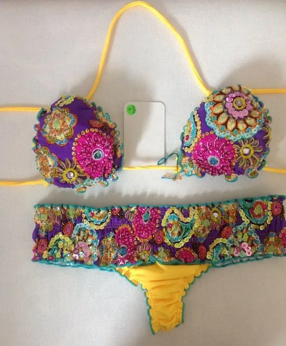 Vestidos de Baño hechos a Mano Decorados en por AmaBellaBoutique