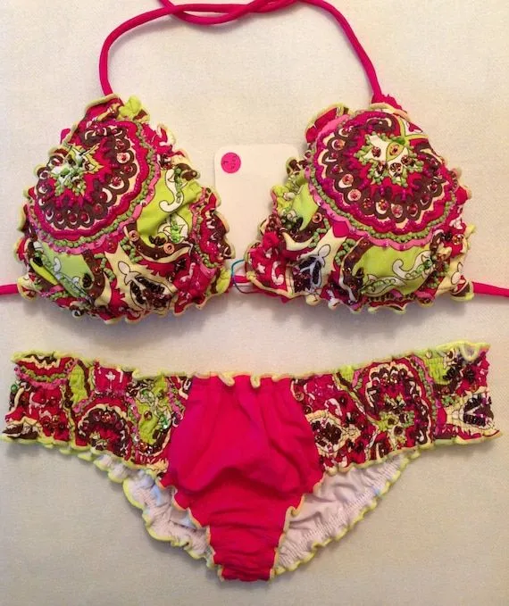 Vestidos de Baño hechos a Mano Decorados en por AmaBellaBoutique