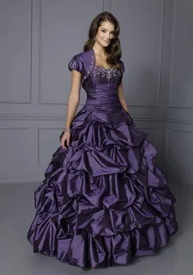 Vestidos de Fiesta: Vestidos de 15 años de color Violeta