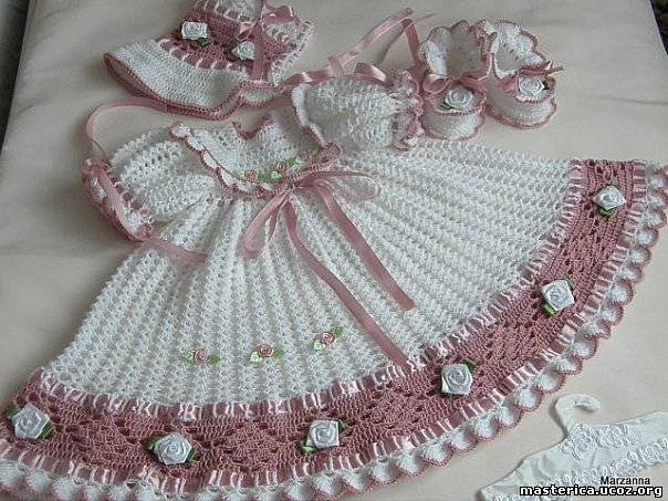 Vestidos para niño discount dios a crochet