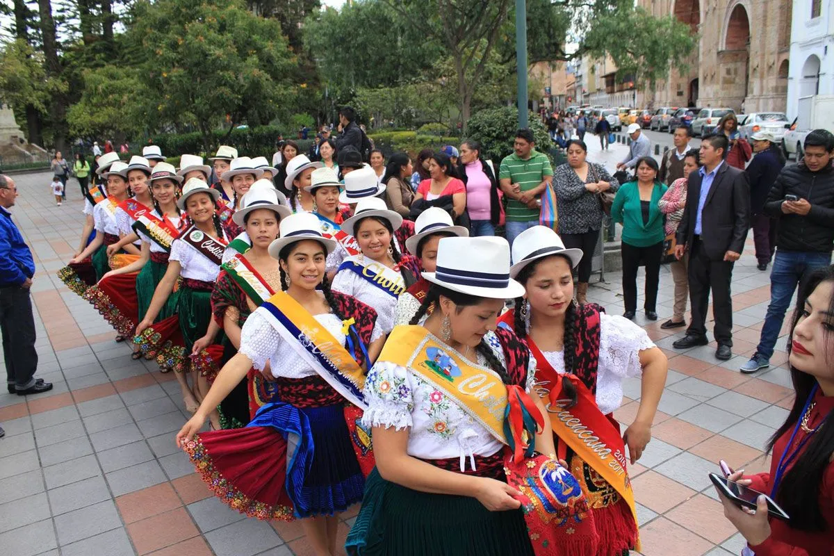 Vestimenta de Chola Cuencana - Traje típico de las mujeres rurales de  Cuenca - Foros Ecuador