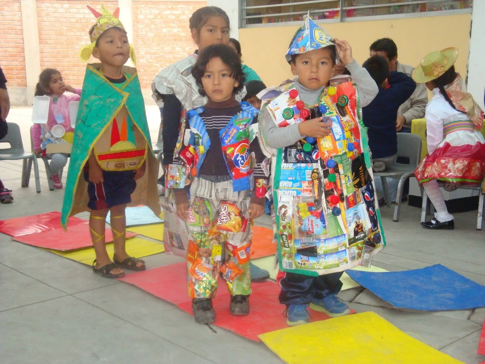 Vestimenta de reciclaje para niños de inicial - Imagui