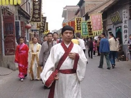 La ropa tradicional china, colores y lujos