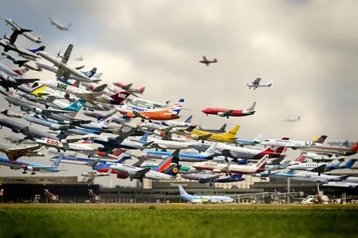 Video-composición de aviones despegando en un mismo encuadre ...