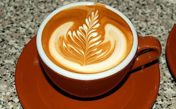 VIDEO: cómo se hacen los dibujos en las tazas de café | Bares y ...