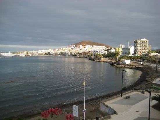 View over pool and harbour in background - Picture of Los ...