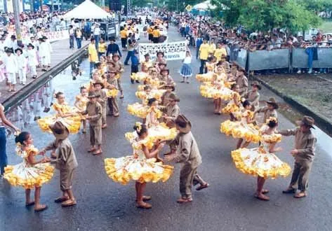 villavicencio: TRAJES TIPICOS Y BAILES TIPICOS