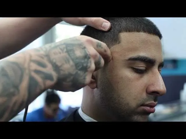 Wilfre's Barbershop & Hair Style: febrero 2014