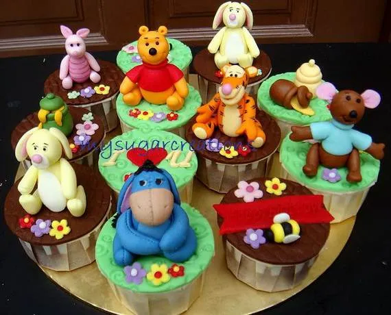 Winnie the Pooh Cake and Cupcakes Decorating Ideas | Family Holiday