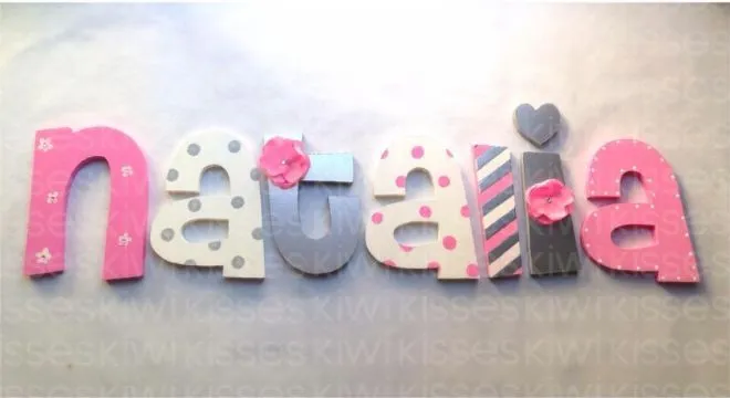 Wood decor letters / Letras de madera para decorar ! http://on.fb ...