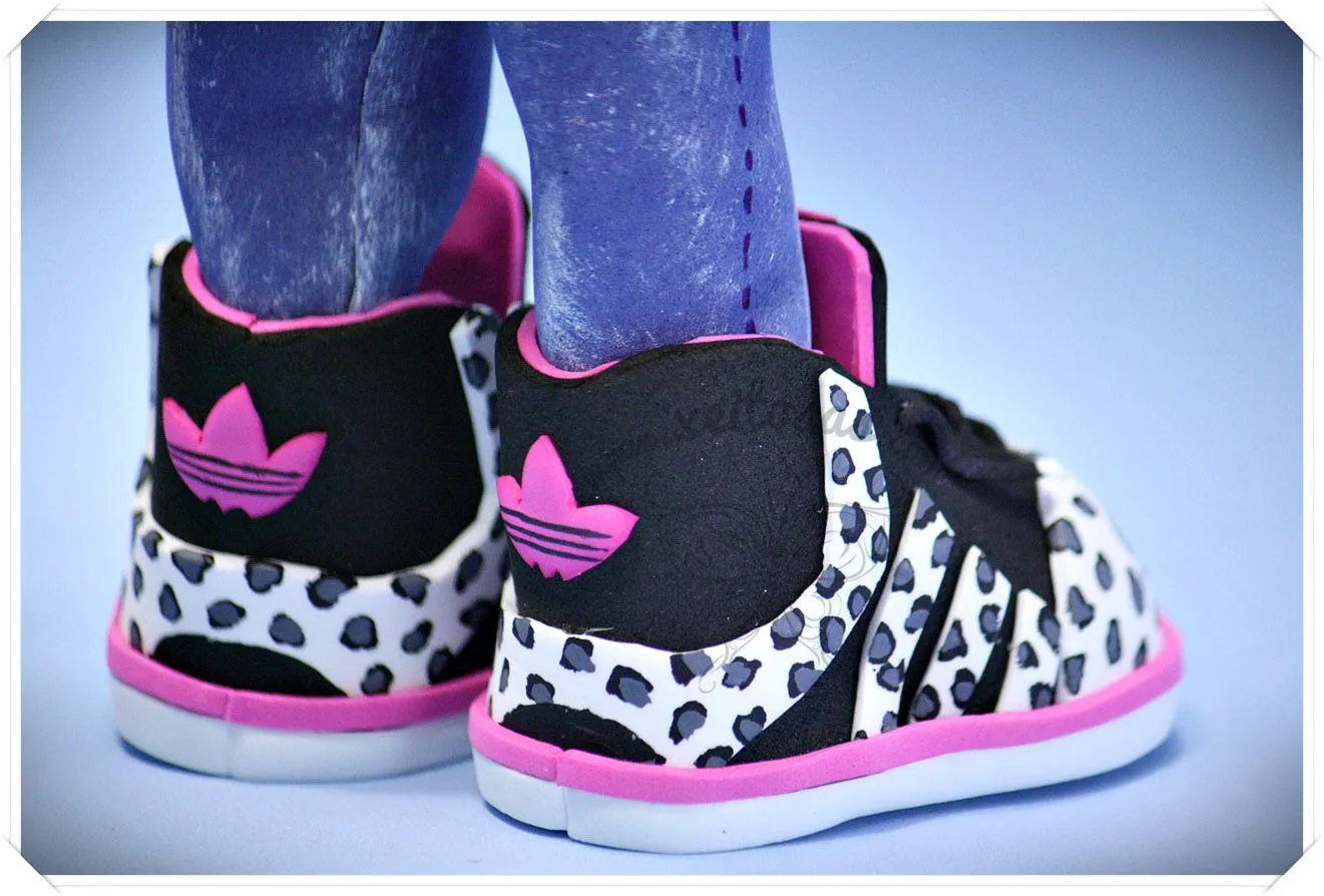 Xeitosas : Fofucha chica adidas con vaqueros y sudadera