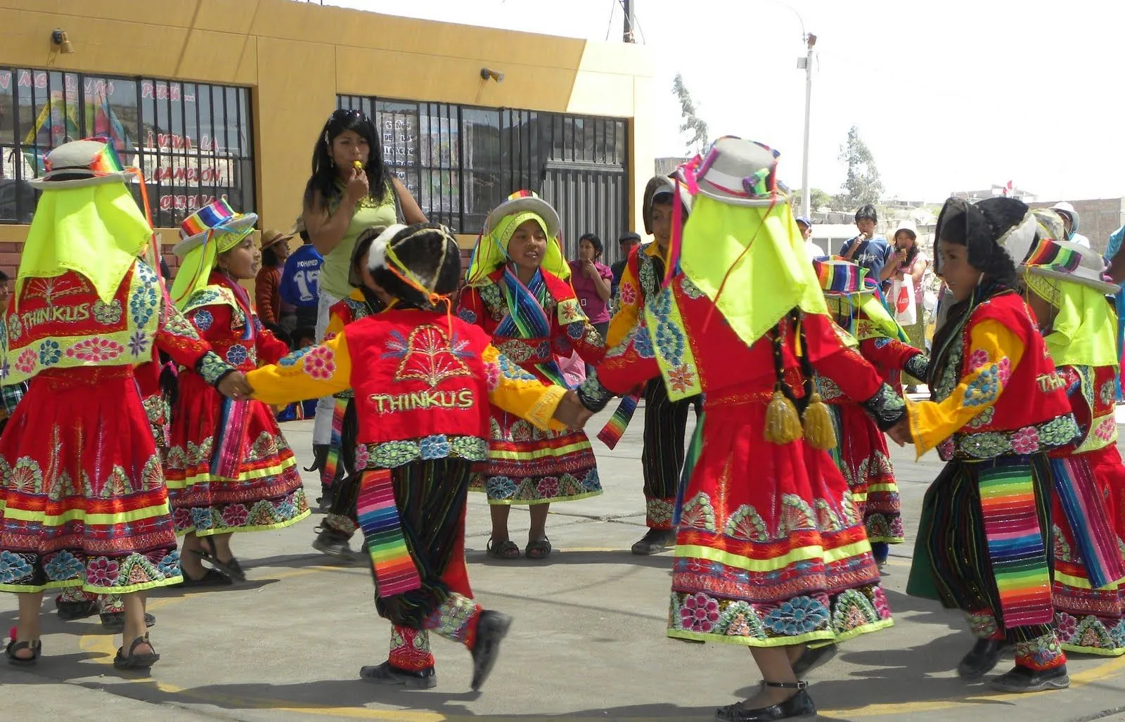 Yachasunchis Pukllasunchis: NIÑOS Y JOVENES YACHAY DANZAN EN LOS ...