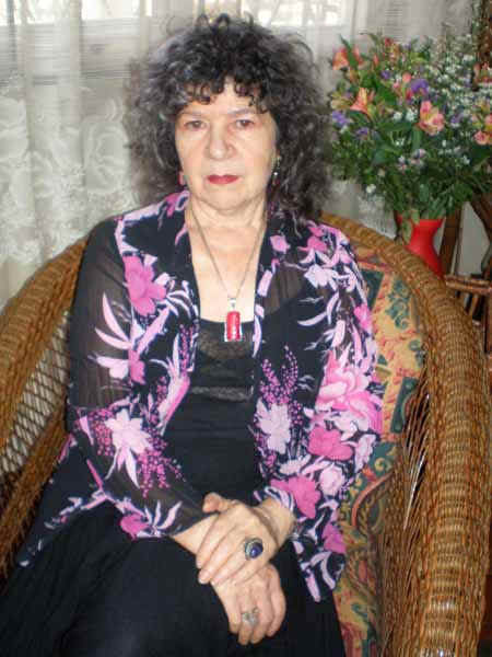 Yadira Calvo Escritora