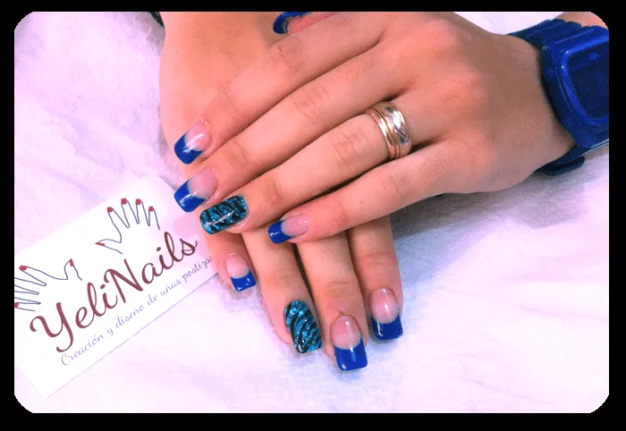 Yelinails: Uñas de gel con puntas azules y animal print para ...