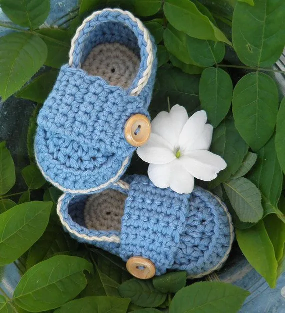 Lanas y ovillos patrones gratis de sandalias de bebé en crochete ...