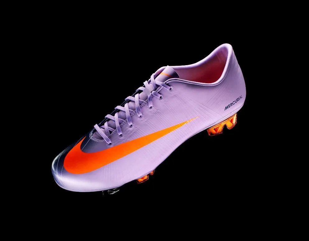 Zlatan Ibrahimovic presenta los nuevos botines Nike Mercurial ...