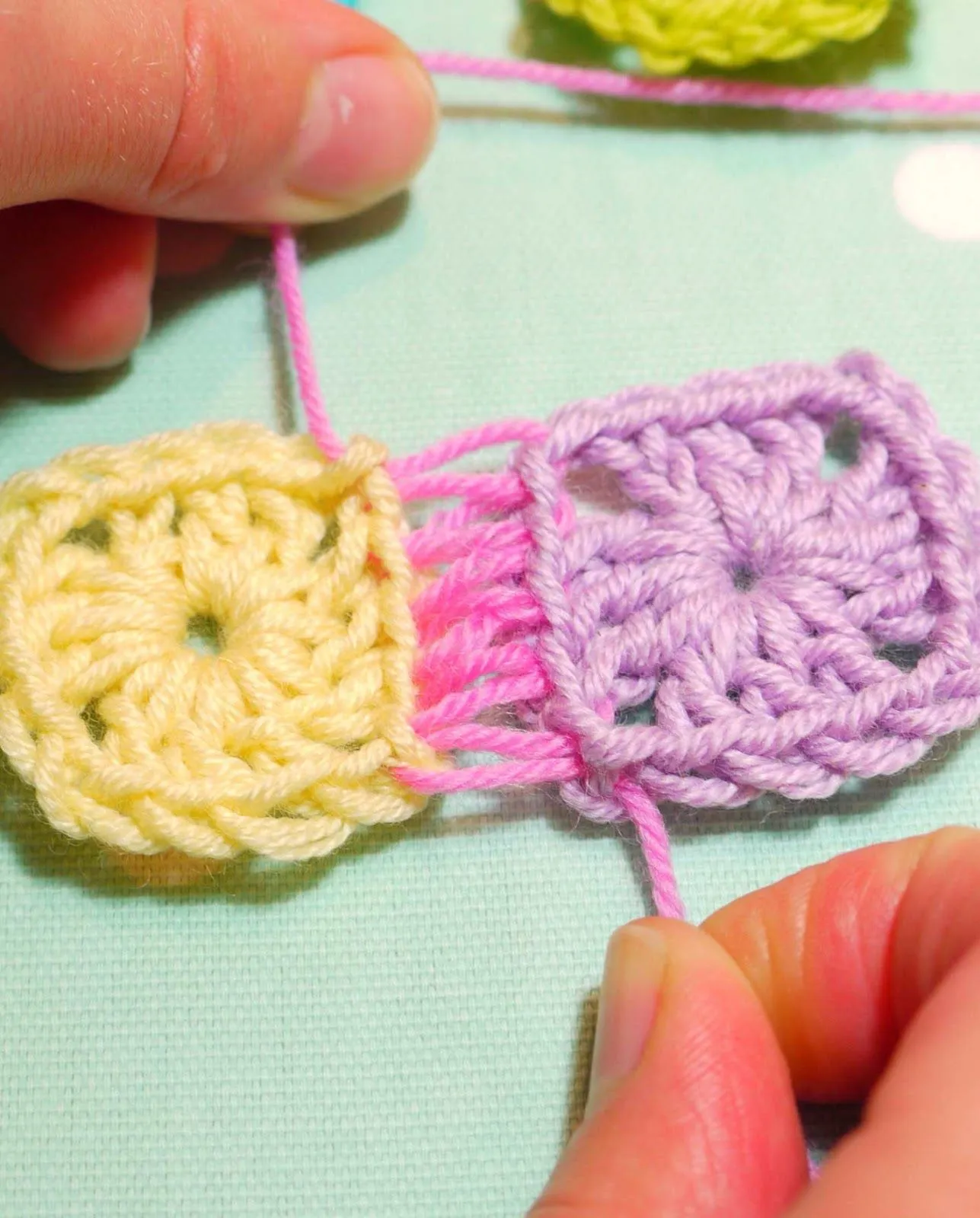 ZONA DE MANUALIDADES: Cómo pegar las pastillas de crochet