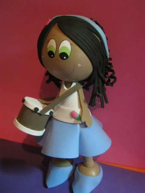 ZONA PURPURA: Fofuchas Músicos Con Instrumento Artfoamicol